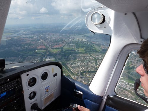 Vliegen in een Cessna